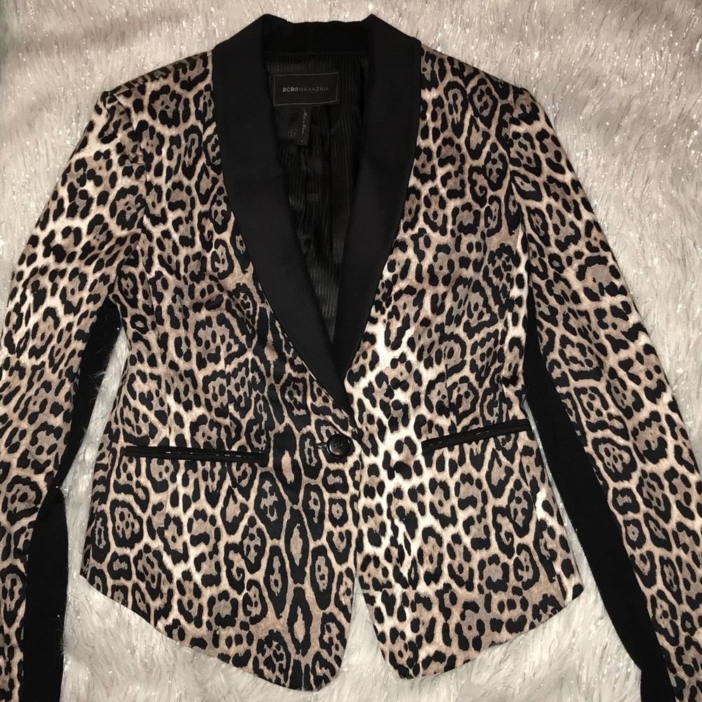 BcbgMaxazria blazer